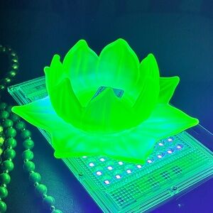 RARE! Westmoreland Lotus Mayonnaise Bowl w/Plate Uranium